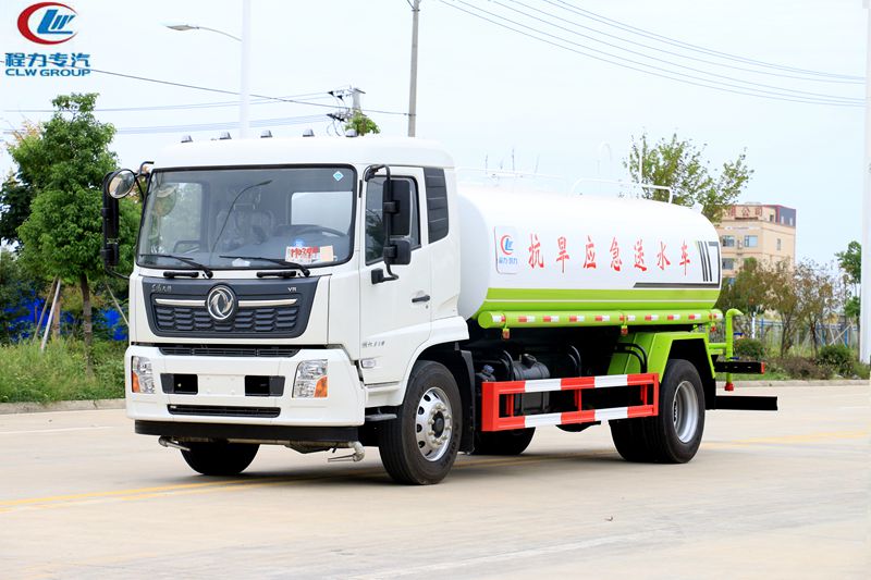 天锦顶配洒水车