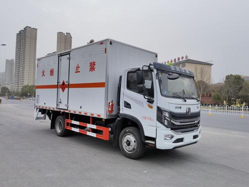 东风华神5米2易燃气体厢式运输车