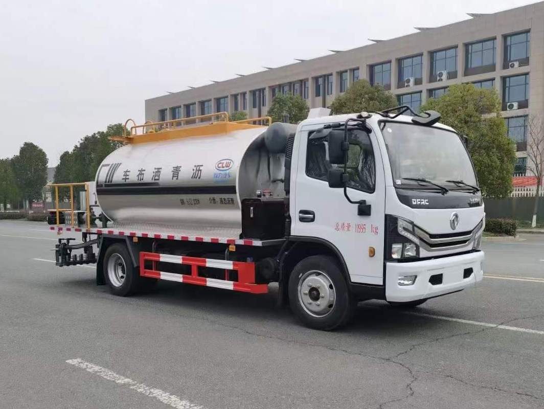 黄牌 东风D7沥青洒布车