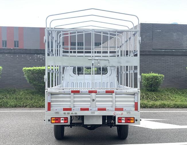 东风牌仓栅式运输车