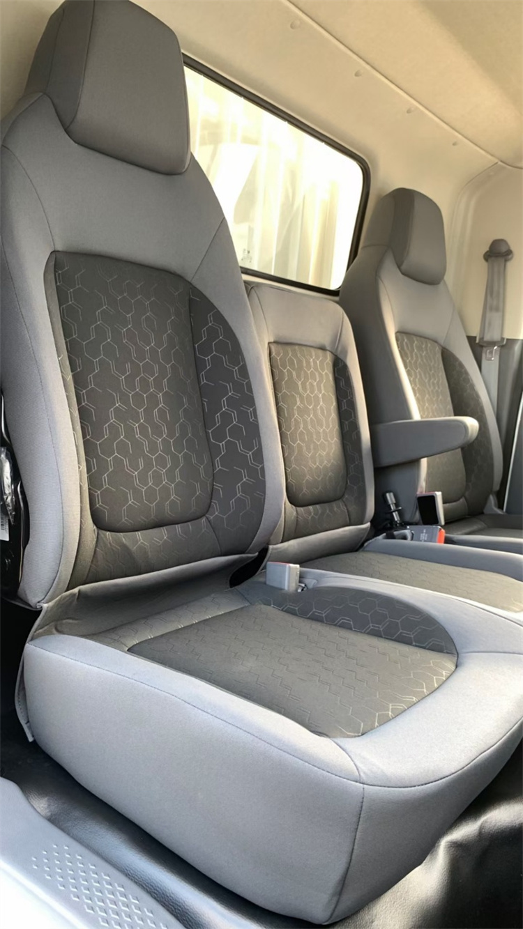 江铃新凯运宽体冷藏车(图9)