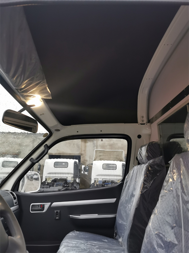 金旅面包冷藏车 汽油款疫苗运输车(图10)