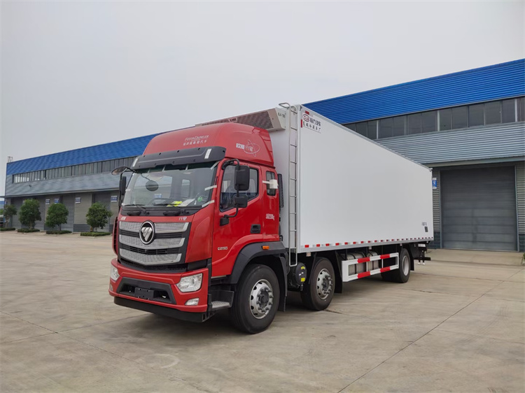 福田欧曼小三轴冷藏车(图2)