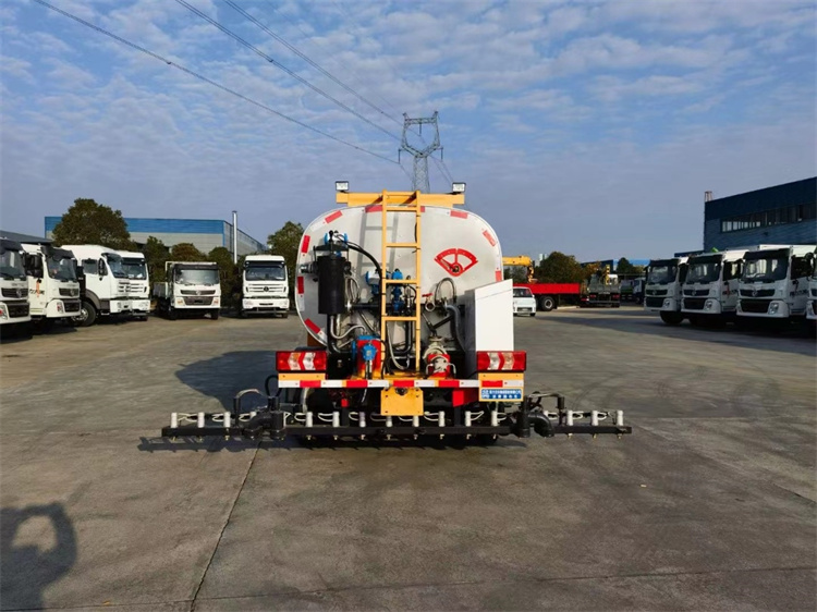 江淮蓝牌沥青洒布车(图10)