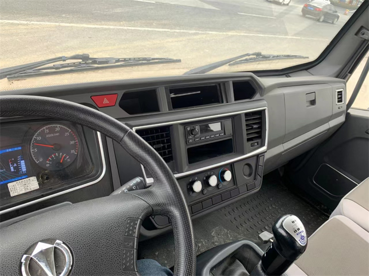 飞碟奥驰V6平板运输车(图10)