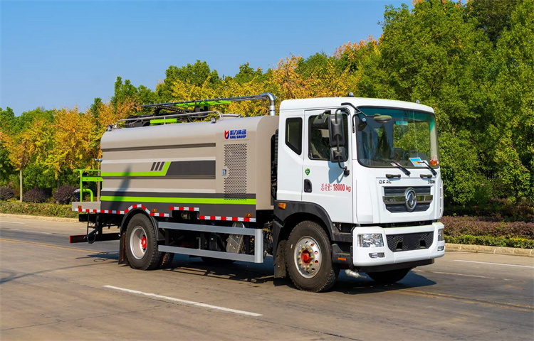 多利卡D9光伏板清洗车(图5)