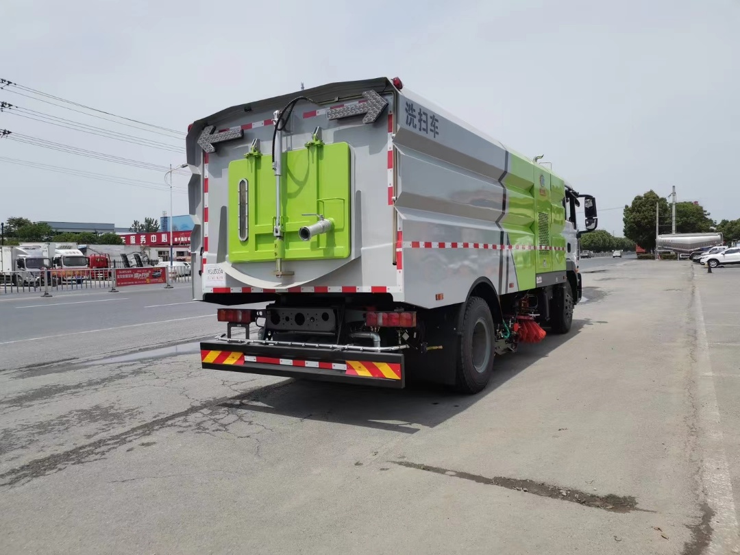 重汽汕德卡单桥洗扫车(图9)
