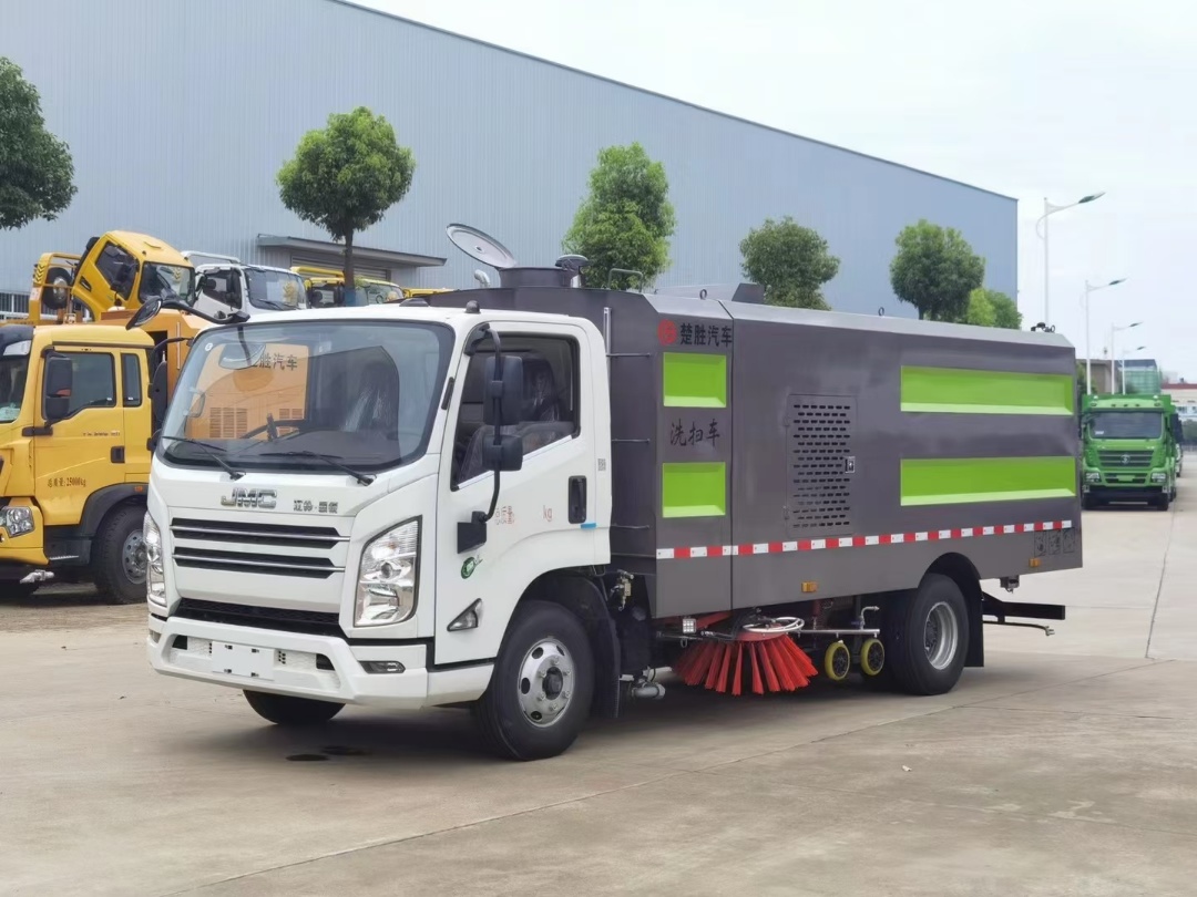 江铃5吨洗扫车(图3)