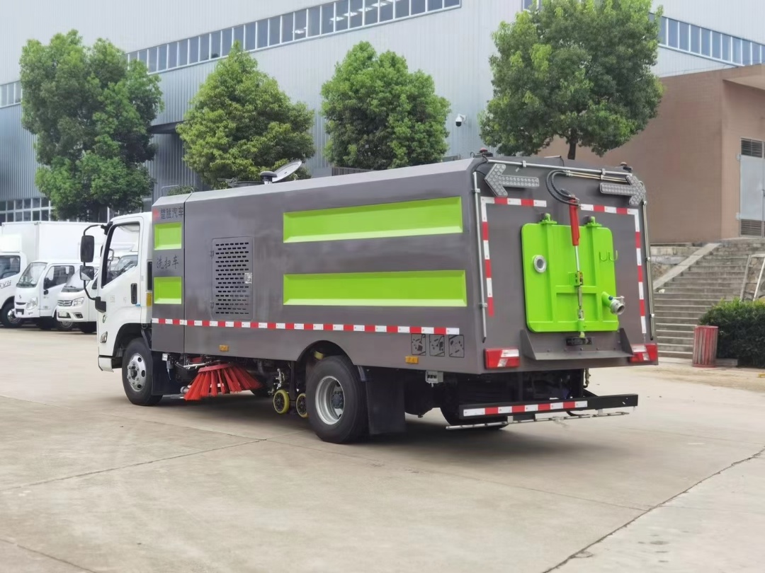 江铃5吨洗扫车(图8)