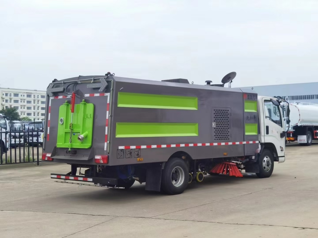 江铃5吨洗扫车(图7)
