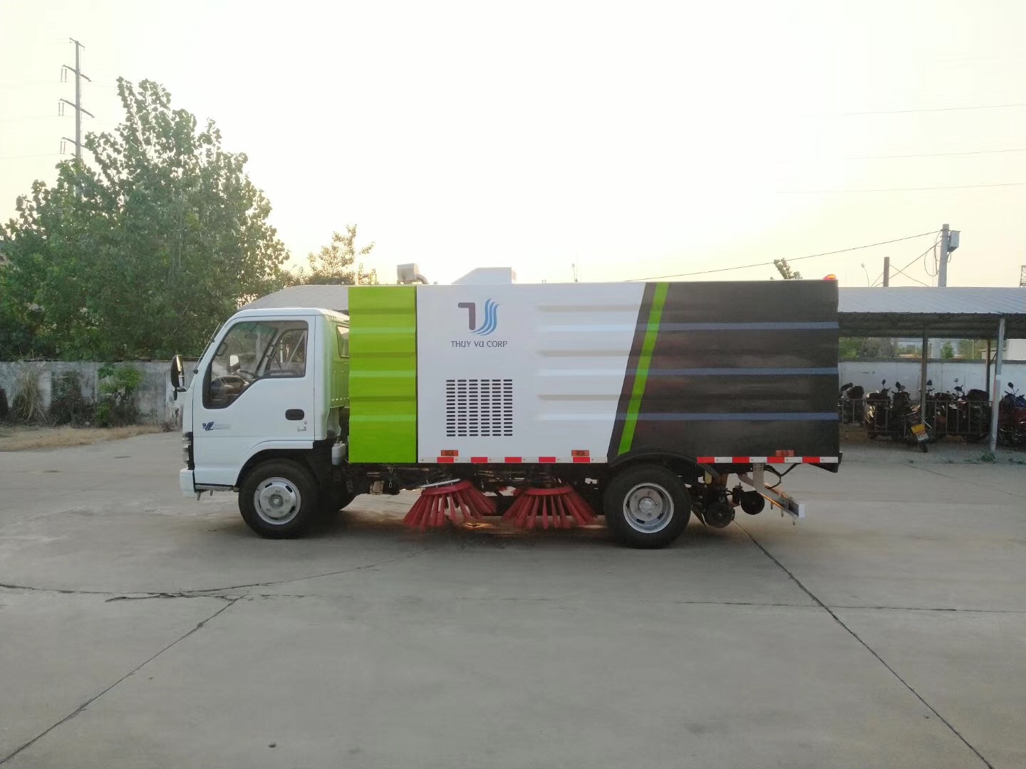 五十铃扫路车4方尘箱1.5立方水箱(图5)