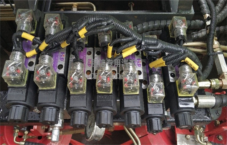 五十铃扫路车4方尘箱1.5立方水箱(图14)