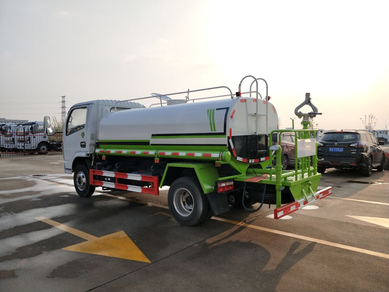 国六5方东风洒水车(图7)