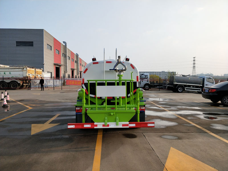 国六5方东风洒水车(图8)