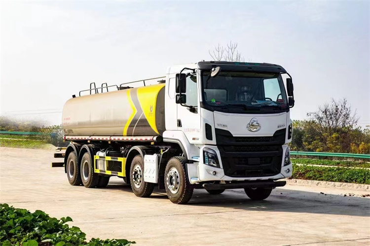 国六东风柳汽前四后八24方洒水车(图5)