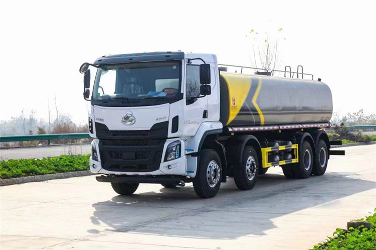 国六东风柳汽前四后八24方洒水车(图4)