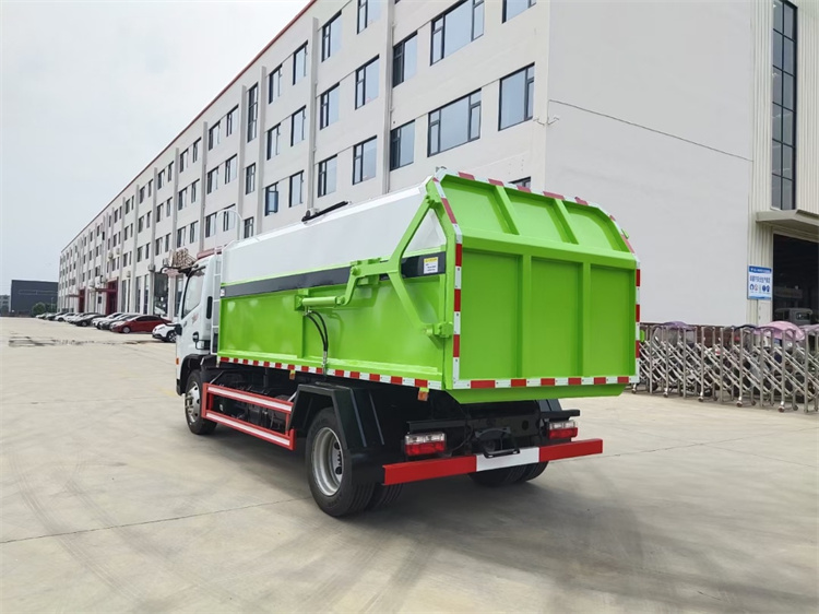 9方侧装挂桶垃圾车(图8)