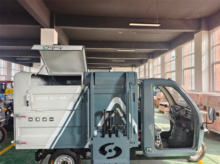 3方公告款侧挂桶垃圾清运车(图4)