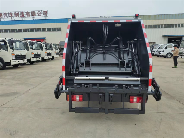 重汽豪沃压缩垃圾车 (图6)