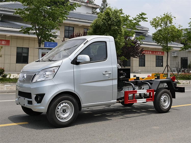 长安2900勾臂垃圾车(图4)
