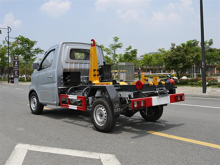 长安2900勾臂垃圾车(图6)