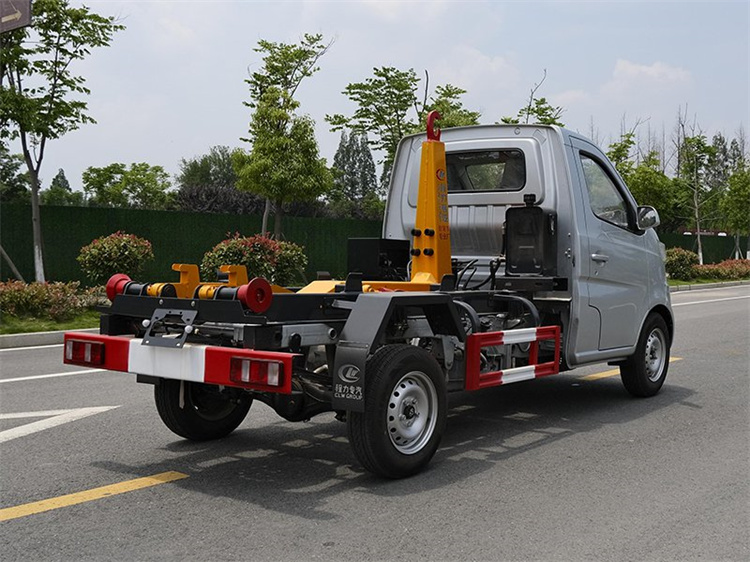 长安2900勾臂垃圾车(图7)