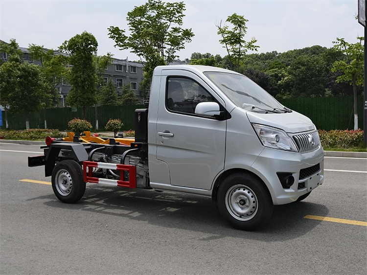 长安2900勾臂垃圾车(图5)