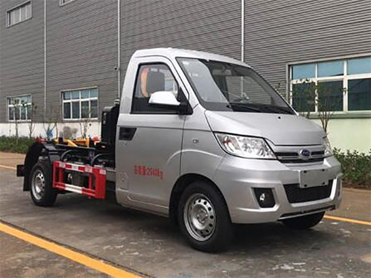开瑞3050勾臂垃圾车(图6)